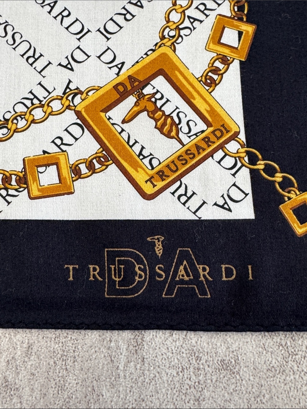 Trussardi Black, White & Gold Chain Frame Logo cotton Scarf - Picture 2 of 6